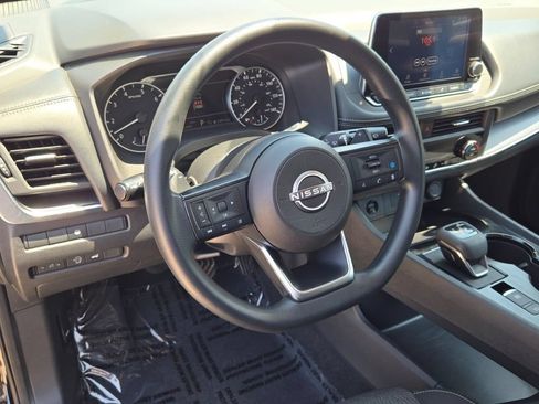 Used 2024 Nissan Rogue SV AWD/4WD image 25