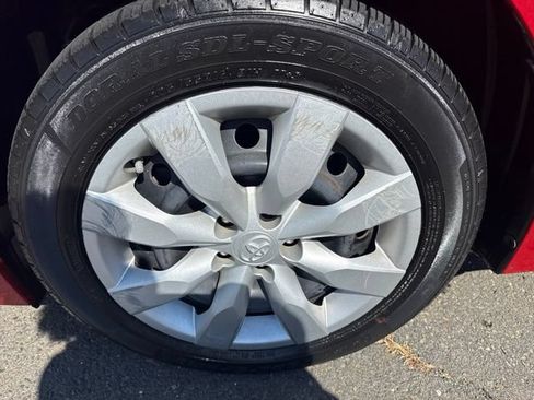 Used 2016 Toyota Corolla LE FWD image 12