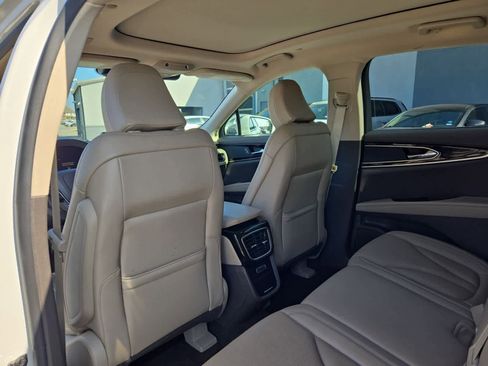 Used 2022 Lincoln Nautilus Reserve image 15