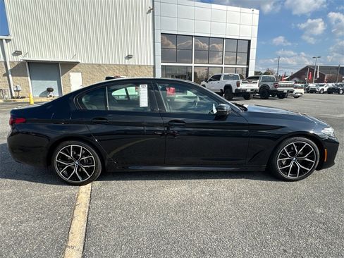 Used 2023 BMW 530i w/ M Sport Package image 2