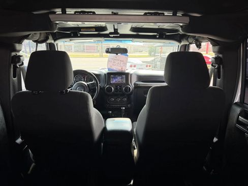 Used 2012 Jeep Wrangler Unlimited Sport image 22