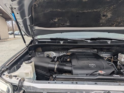 Used 2016 Toyota Tundra SR5 w/ SR5 Upgrade Package image 23