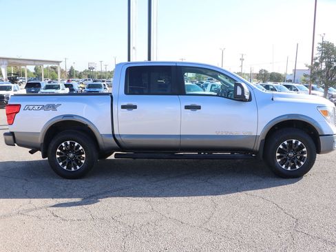 Used 2019 Nissan Titan PRO-4X w/ Pro-4x Convenience Package image 8
