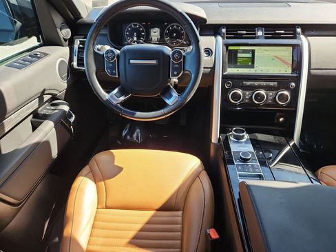 Used 2018 Land Rover Discovery HSE image 4