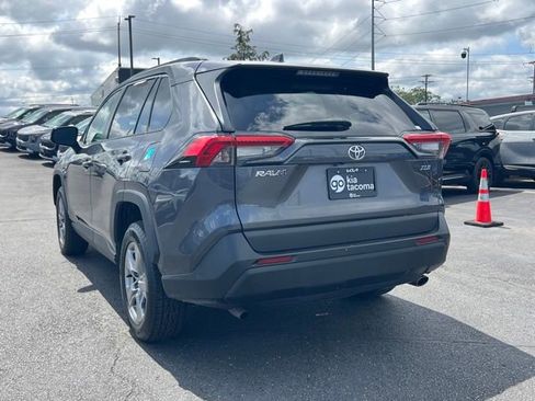 Used 2022 Toyota RAV4 XLE AWD/4WD image 11