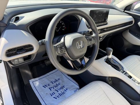 Used 2025 Honda HR-V LX image 14