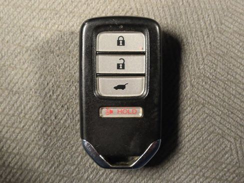 Used 2018 Honda Pilot LX image 32