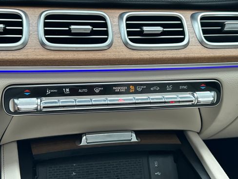 Certified 2025 Mercedes-Benz GLE 350 4MATIC w/ AMG Line Exterior image 33