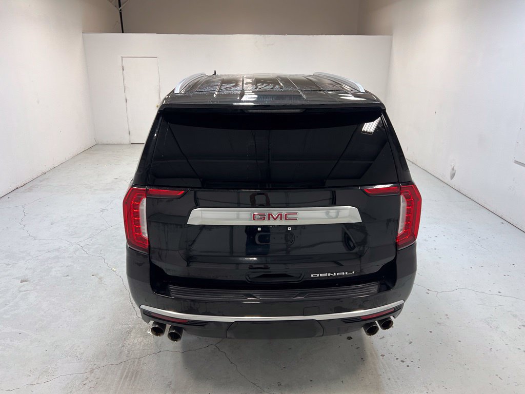 Used 2021 GMC Yukon Denali w/ Denali Premium Package AWD/4WD image 3