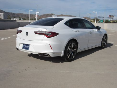Certified 2025 Acura TLX w/ Technology Package image 5