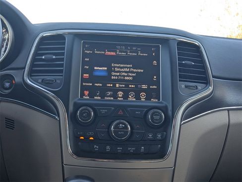 Used 2017 Jeep Grand Cherokee Limited w/ Luxury Group II image 22