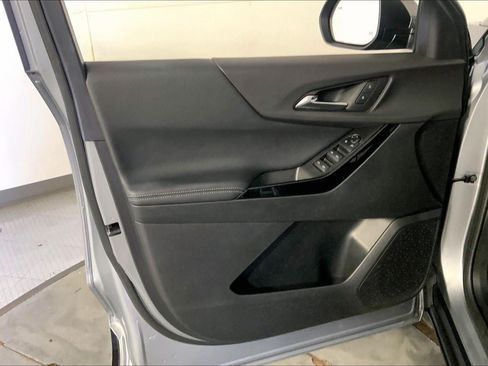Used 2026 Chevrolet Equinox LT FWD image 24