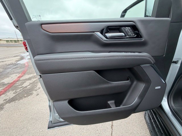 New 2026 GMC Yukon Denali w/ LPO, Floor Liner Package AWD/4WD image 4
