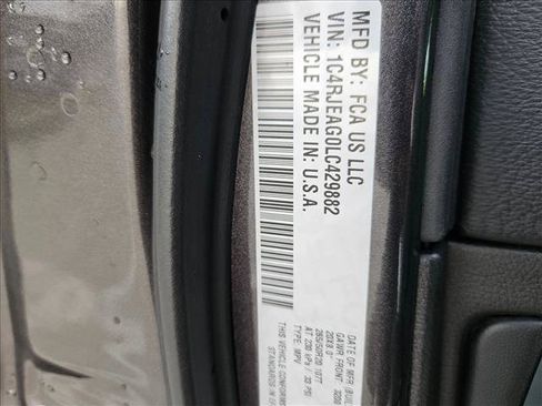 Used 2020 Jeep Grand Cherokee Altitude RWD image 26