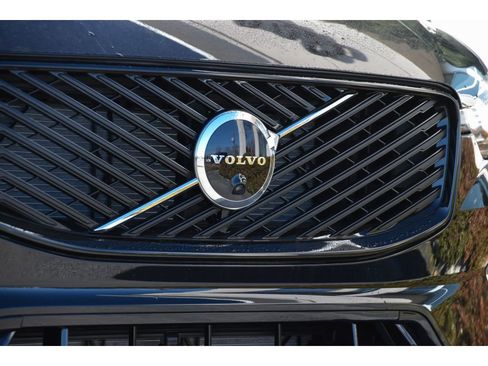 New 2026 Volvo XC60 B5 Plus w/ Protection Package Premier image 10