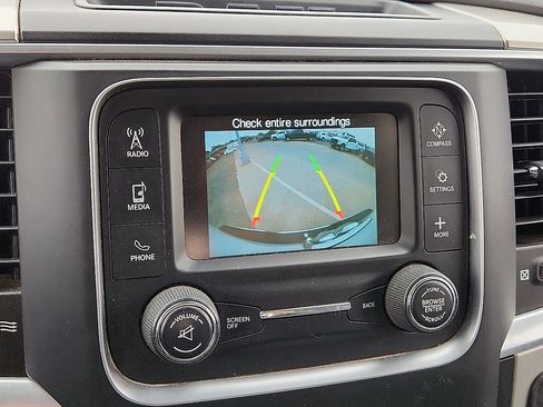 Used 2019 RAM 1500 Classic SLT image 8