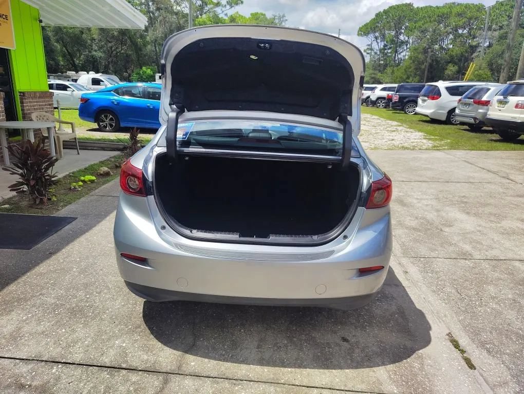 Used 2018 MAZDA MAZDA3 Touring FWD image 22
