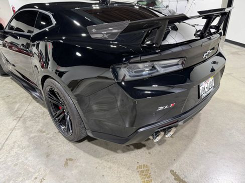 Used 2018 Chevrolet Camaro ZL1 image 15