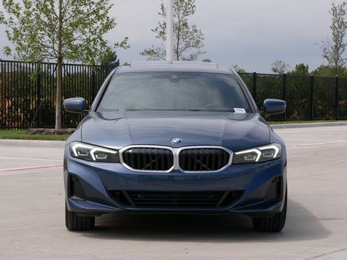 Certified 2025 BMW 330i Sedan w/ Premium Package RWD image 3