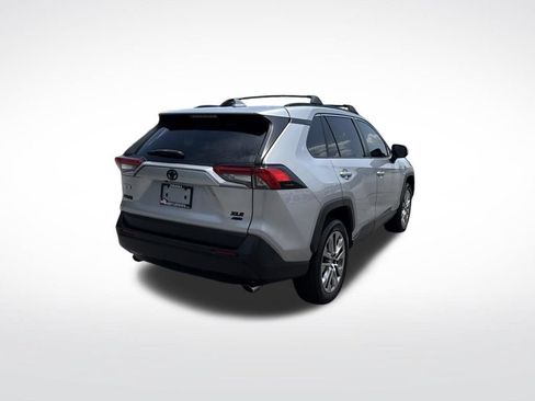 Used 2022 Toyota RAV4 XLE Premium AWD/4WD image 5