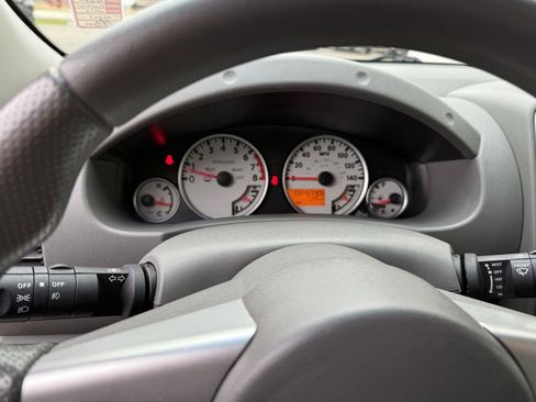 Used 2013 Nissan Frontier Desert Runner image 17