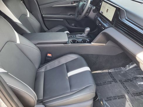 Used 2026 Toyota Camry SE w/ Multimedia Upgrade Package image 23