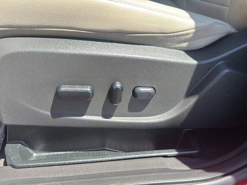 Used 2019 Ford Escape SEL AWD/4WD image 17