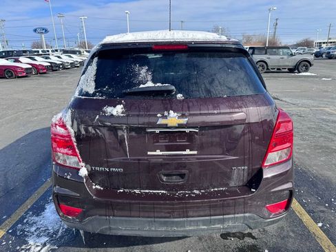 Used 2021 Chevrolet Trax LS w/ Tint and Cruise Package image 5