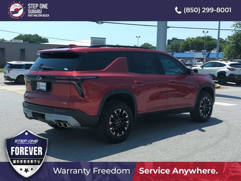 Used 2024 Chevrolet Traverse Z71 w/ Enhanced Driving Package AWD/4WD image 7