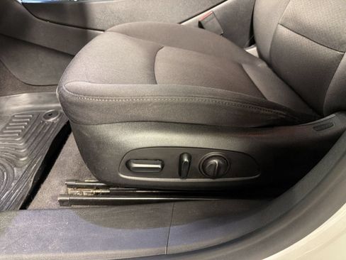 Used 2020 Chevrolet Malibu LT FWD image 14