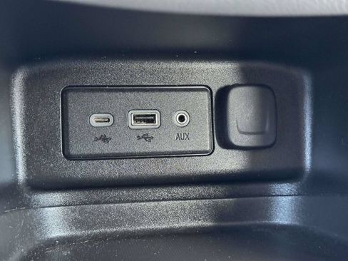 Used 2021 Chevrolet Equinox LS AWD/4WD image 9