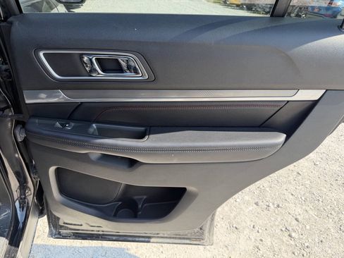 Used 2016 Ford Explorer Sport w/ Equipment Group 401A AWD/4WD image 18