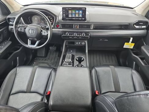 Used 2025 Honda Pilot EX-L image 9