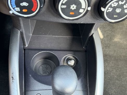 Used 2010 Mitsubishi Outlander ES FWD image 23