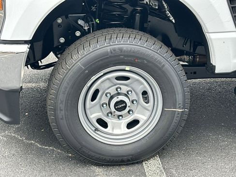 New 2026 Ford F350 XL w/ XL Chrome Package image 12
