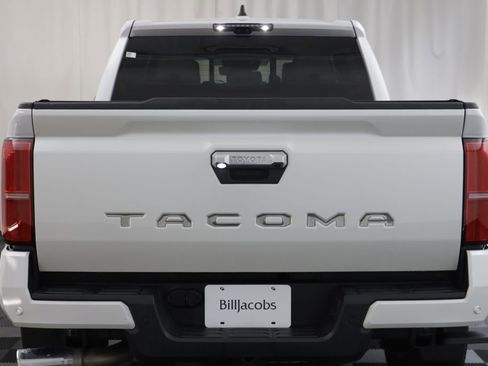 Used 2025 Toyota Tacoma Limited AWD/4WD image 16