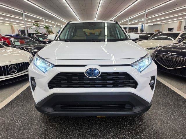 Used 2021 Toyota RAV4 XLE w/ Convenience Package AWD/4WD image 3