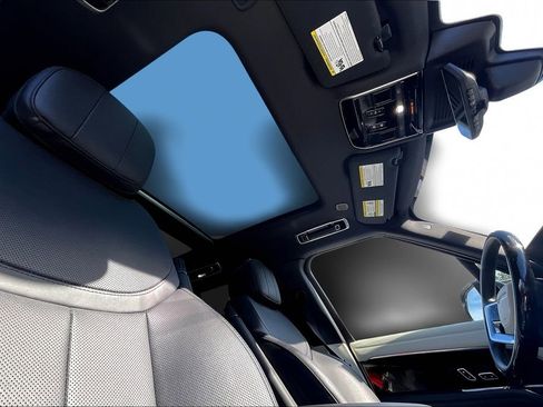 Used 2023 Land Rover Range Rover SE image 22