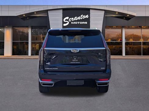 Used 2023 Cadillac Escalade Premium Luxury AWD/4WD image 4