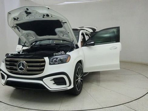 Used 2025 Mercedes-Benz GLS 450 4MATIC image 79