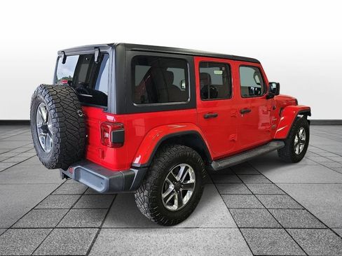 Used 2018 Jeep Wrangler Unlimited Sahara AWD/4WD image 5