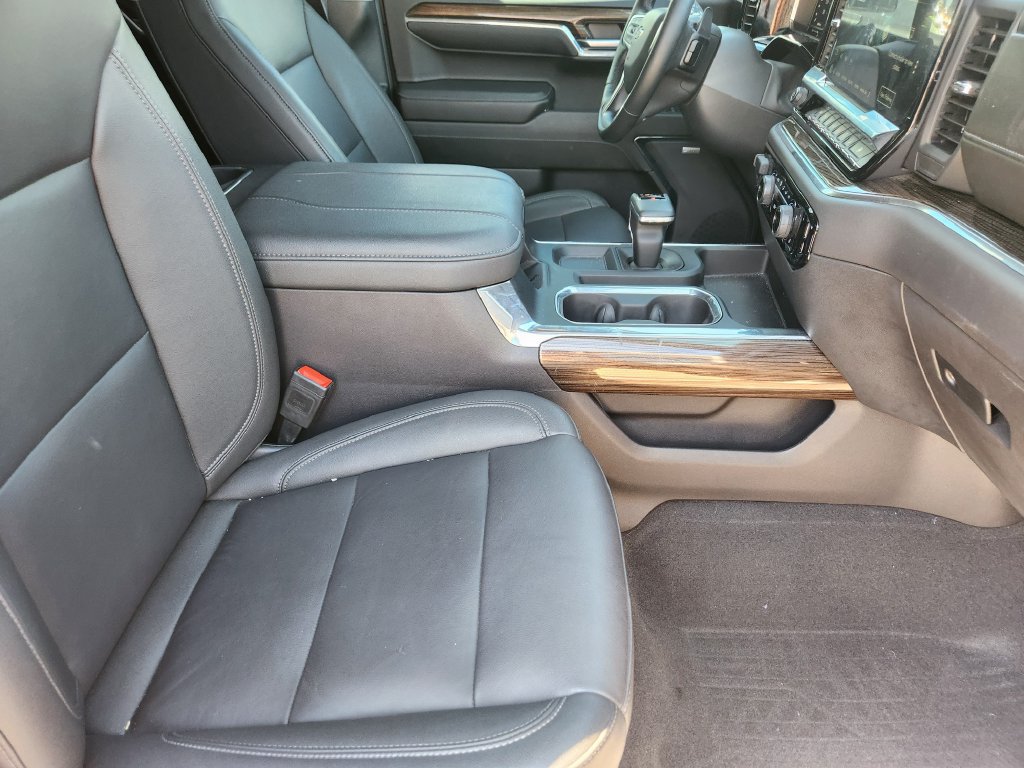 Used 2024 Chevrolet Silverado 1500 LT Trail Boss w/ Convenience Package II AWD/4WD image 13