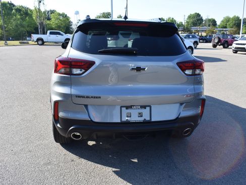 Used 2023 Chevrolet TrailBlazer RS w/ Sun and Liftgate Package image 8