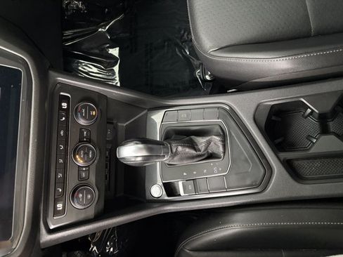 Used 2018 Volkswagen Tiguan SE FWD image 9