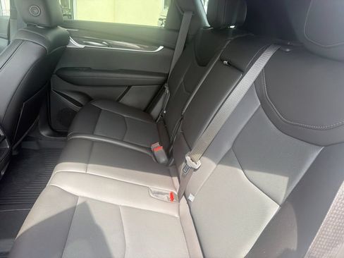 Used 2025 Cadillac XT5 Sportv w/ Technology Package AWD/4WD image 3