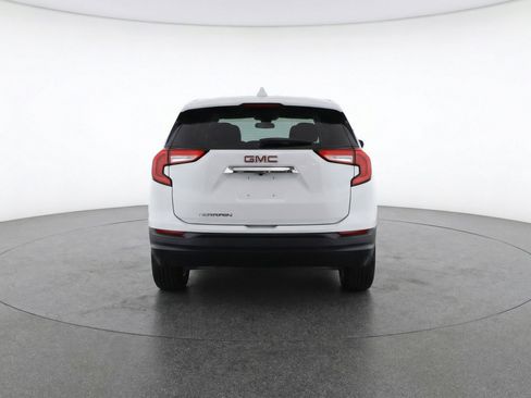 Used 2024 GMC Terrain SLE image 7