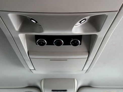 Used 2008 Chrysler Town & Country Touring w/ Flexible Seating Group FWD image 23