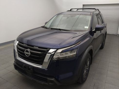 Used 2022 Nissan Pathfinder SV FWD image 15