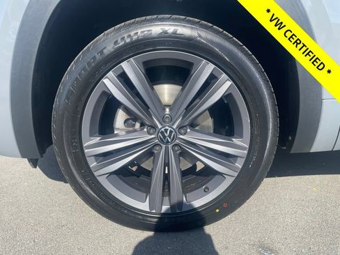 Certified 2021 Volkswagen Atlas Cross Sport SE w/ Panoramic Sunroof Package AWD/4WD image 12