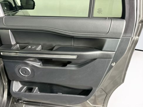 Used 2021 Ford Expedition Max XLT RWD image 33